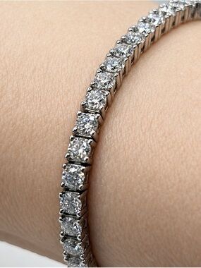 AAA 3mm Moissanite Tennis Bracelet. D-color, VVSI. 7 1/2”.High-end stones! NEW!
